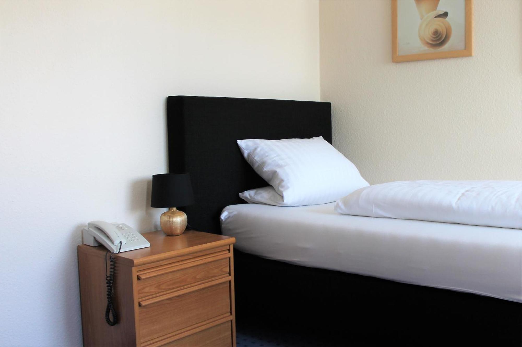 Alleehotel-Eschen Aurich Quarto foto