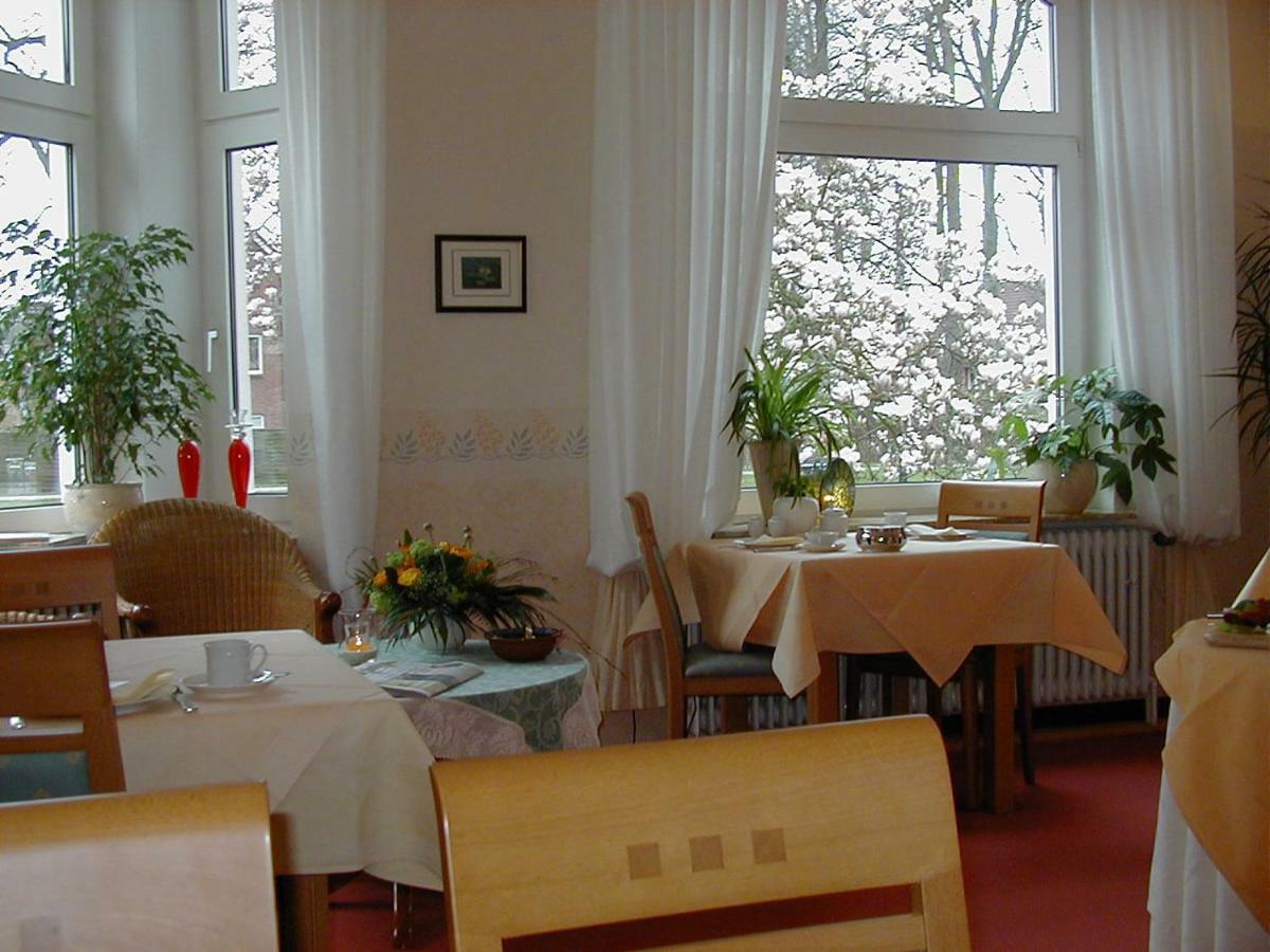 Alleehotel-Eschen Aurich Exterior foto
